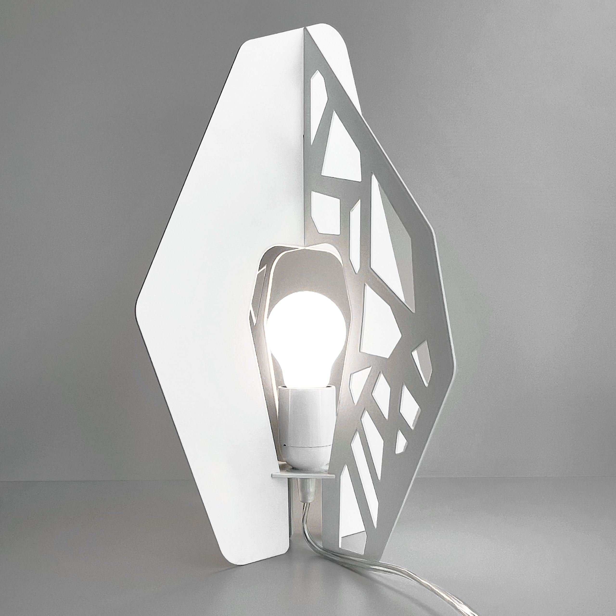 Metal table lamp